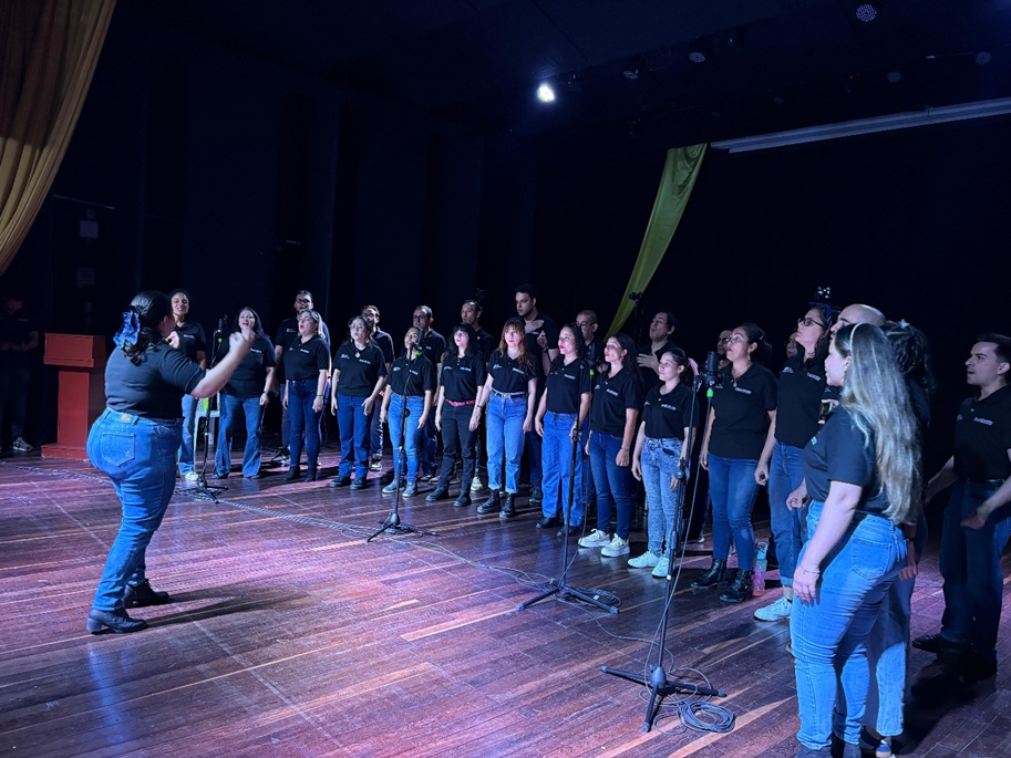 El talento coral y solista de la EMA, brilló fue una noche para celebrar el arte y la voz