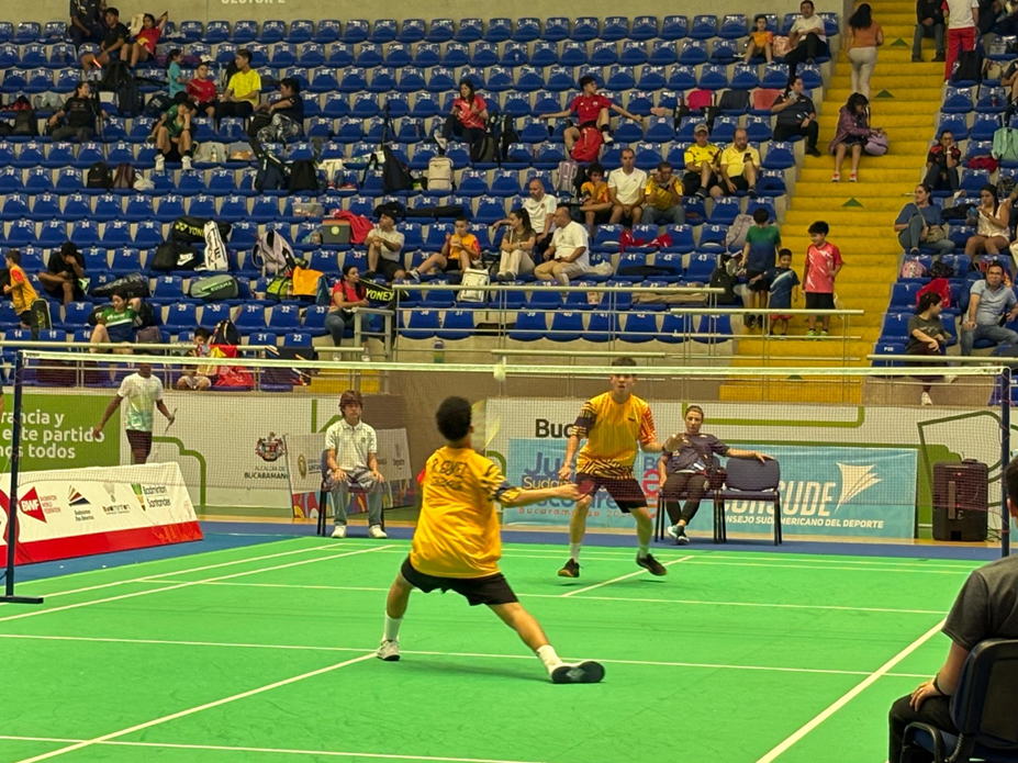 Bucaramanga recibe a más de 145 atletas en el Junior Internacional de Bádminton, apertura oficial de la Feria Bonita de Colombia 2025.